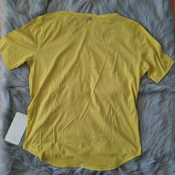 New Lululemon Run Away Tee - Picture 5 of 10